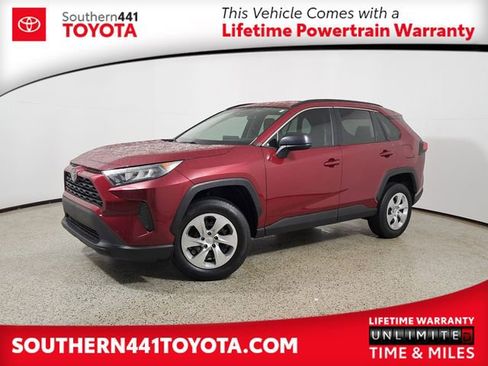 Used 2020 Toyota RAV4 LE image 1
