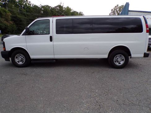 Used 2017 Chevrolet Express 3500 LS RWD image 12