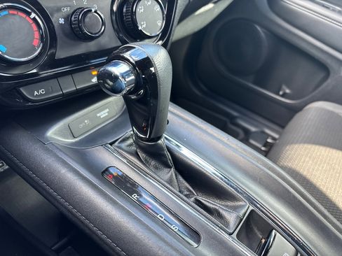 Used 2021 Honda HR-V Sport image 6