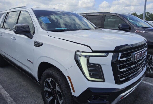 Used 2026 GMC Yukon XL AT4 w/ AT4 Premium Plus Package AWD/4WD image 2