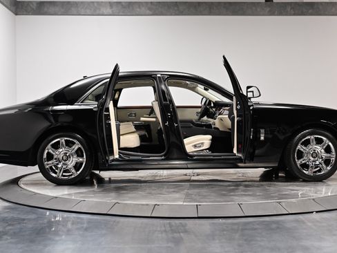 Used 2012 Rolls-Royce Ghost RWD image 52