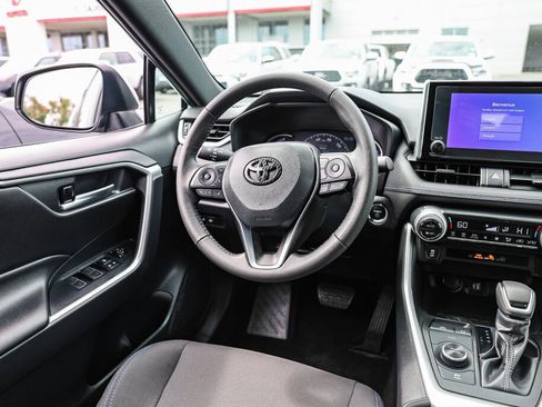 Used 2023 Toyota RAV4 SE AWD/4WD image 5