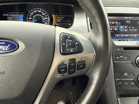 Used 2015 Ford Taurus SEL w/ Equipment Group 201A FWD image 17
