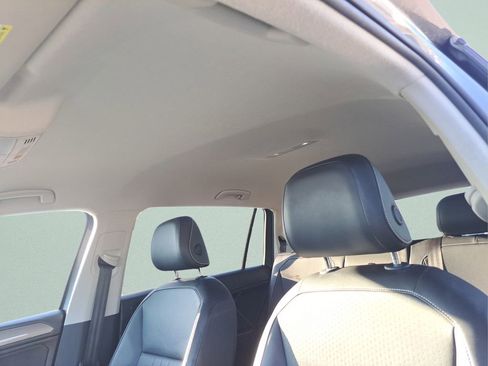 Used 2022 Volkswagen Tiguan SE image 20