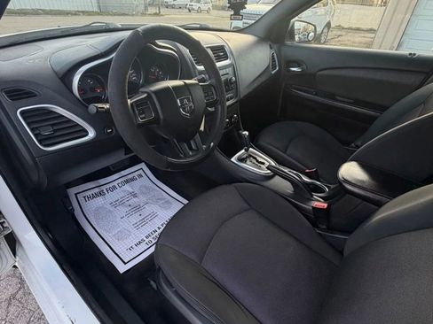 Used 2012 Dodge Avenger SE image 25