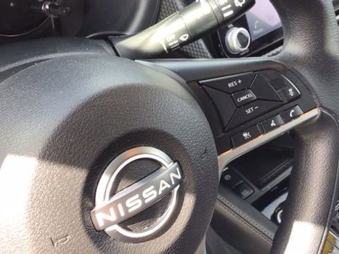 Used 2024 Nissan Kicks SV image 18