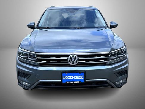 Used 2018 Volkswagen Tiguan SEL Premium AWD/4WD image 2