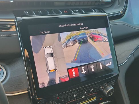 Used 2023 Jeep Grand Cherokee Overland w/ Adv Protech Group III image 36