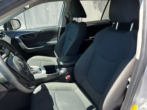 Used 2022 Toyota RAV4 LE AWD/4WD image 15