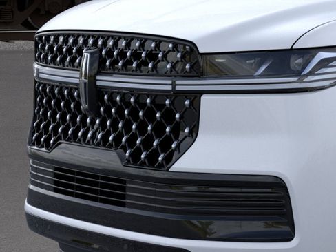 New 2026 Lincoln Navigator L Black Label AWD/4WD image 17