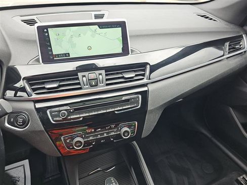 Used 2018 BMW X1 xDrive28i AWD/4WD image 10