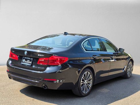 Used 2018 BMW 530i xDrive AWD/4WD image 3