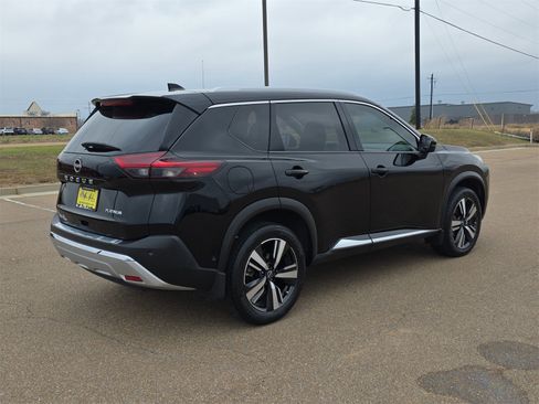 Used 2022 Nissan Rogue Platinum w/ Head-Up Display Package image 8