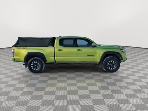 Used 2023 Toyota Tacoma TRD Off-Road w/ TRD Premium Off Road Package image 9