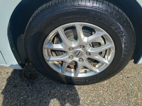 Used 2023 Chrysler Pacifica Touring-L FWD image 10