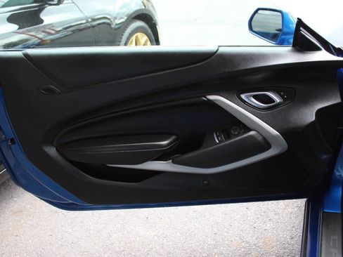 Used 2018 Chevrolet Camaro LT RWD image 13