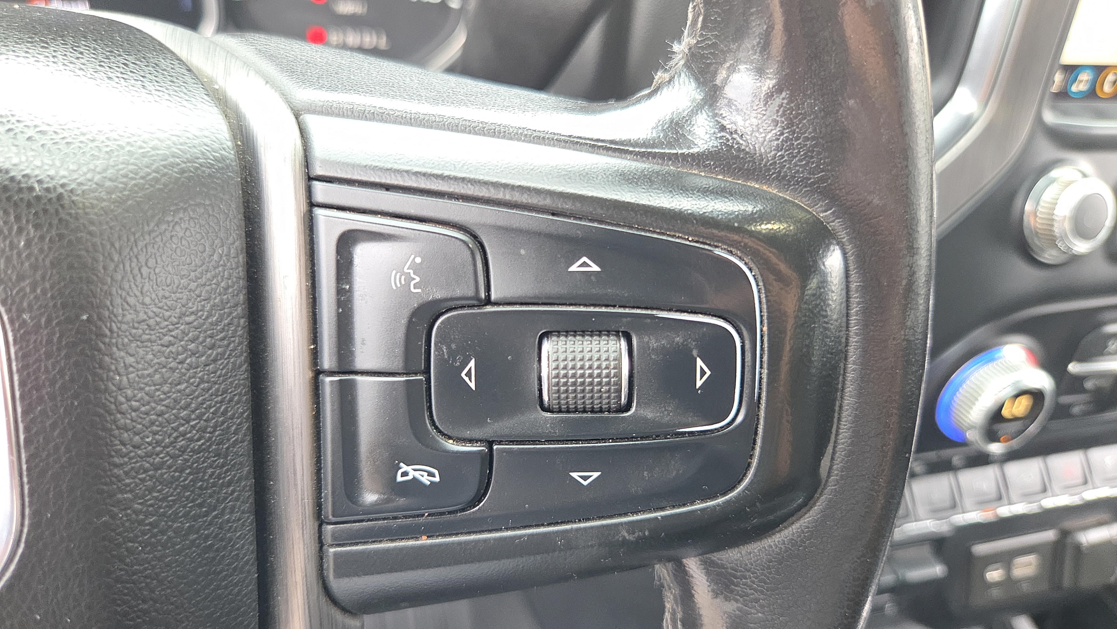 Certified 2020 GMC Sierra 3500 Denali w/ Denali Ultimate Package AWD/4WD image 32