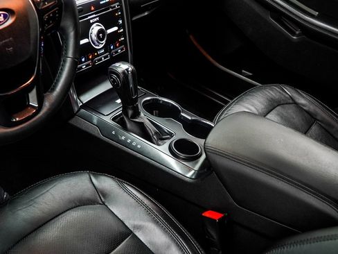 Used 2018 Ford Explorer Limited w/ Ford Safe & Smart Package image 16