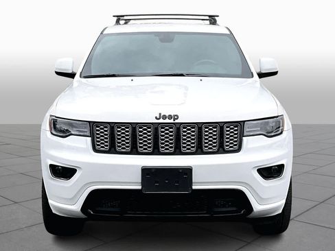 Used 2022 Jeep Grand Cherokee Laredo X image 3