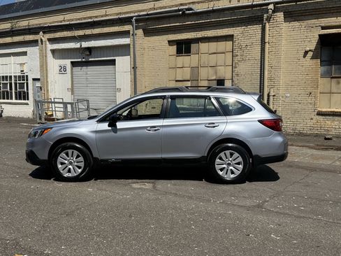 Used 2017 Subaru Outback 2.5i AWD/4WD image 5