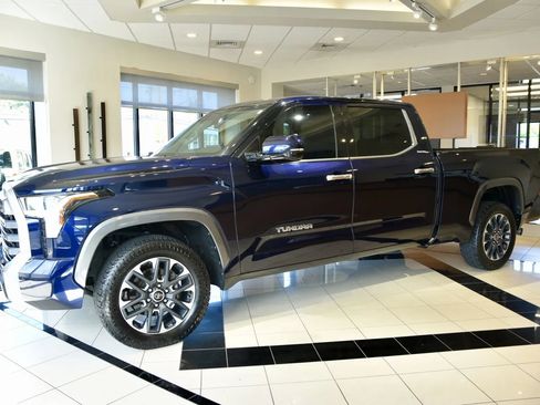 Used 2022 Toyota Tundra Limited w/ Power Package AWD/4WD image 3