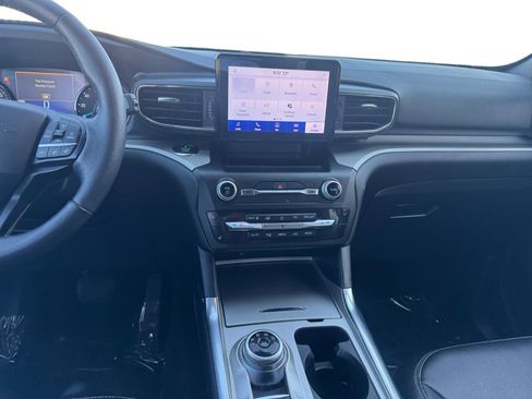 Used 2020 Ford Explorer XLT w/ Equipment Group 202A image 11
