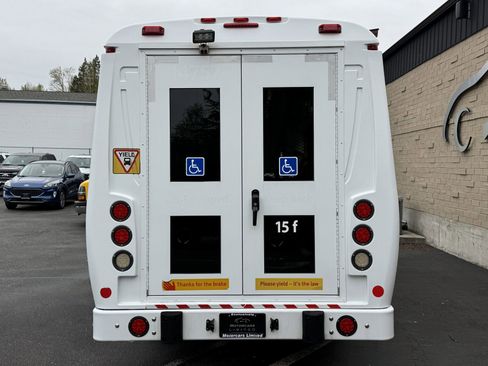 Used 2014 Chevrolet Express 3500 image 5