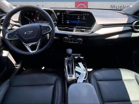Used 2025 Chevrolet Trax ACTIV w/ Driver Confidence Package FWD image 7