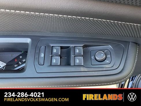 New 2026 Volkswagen Atlas Cross Sport SEL Premium R-Line image 25