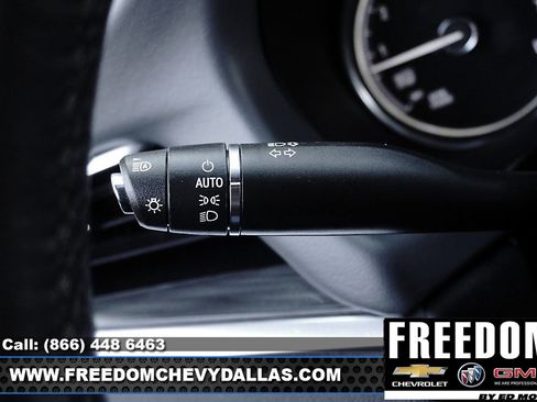 Used 2023 Buick Enclave Essence image 24