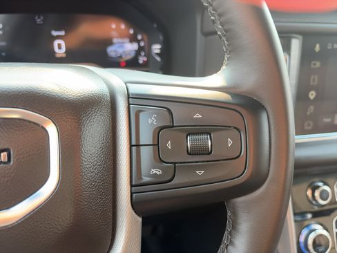 Used 2023 GMC Yukon Denali AWD/4WD image 26