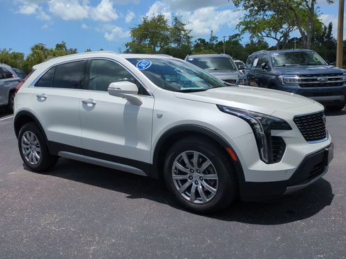 Used 2023 Cadillac XT4 Premium Luxury w/ Driver Assist Package FWD image 2