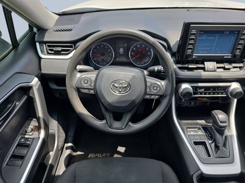 Used 2021 Toyota RAV4 LE FWD image 13