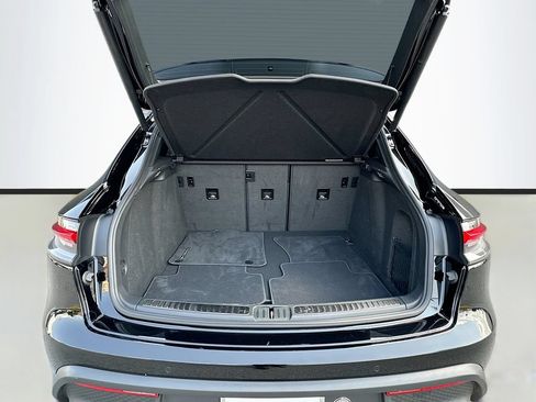 Certified 2026 Porsche Macan AWD/4WD image 28