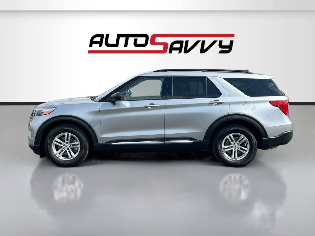 Used 2024 Ford Explorer XLT w/ Equipment Group 202A RWD image 4