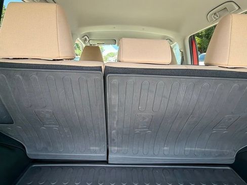 Used 2019 Toyota RAV4 LE FWD image 68