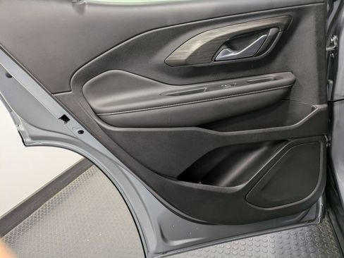 Used 2023 GMC Terrain SLE w/ Driver Convenience Package image 22