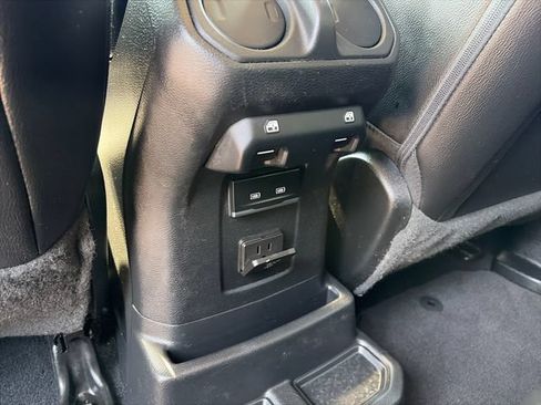 Used 2023 Jeep Wrangler Unlimited Sahara w/ Cold Weather Group AWD/4WD image 17