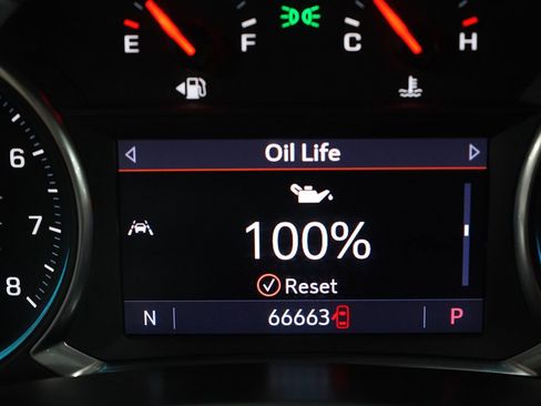 Used 2020 Chevrolet Equinox LT FWD image 34