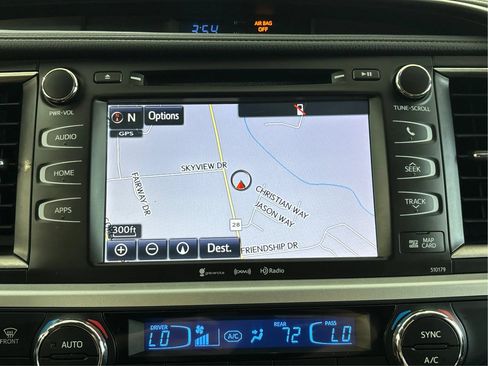 Used 2018 Toyota Highlander SE w/ Carpet Mat Package (TMS) AWD/4WD image 35