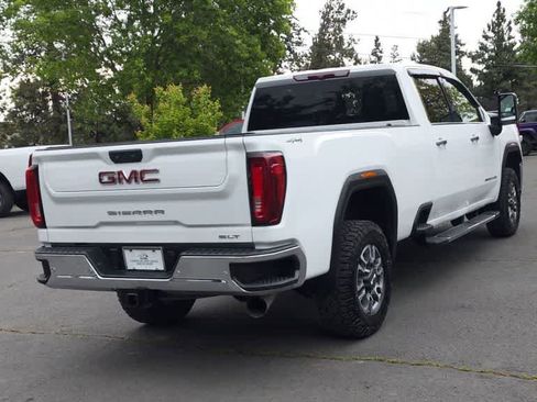Used 2022 GMC Sierra 3500 SLT w/ Driver Alert Package I AWD/4WD image 8