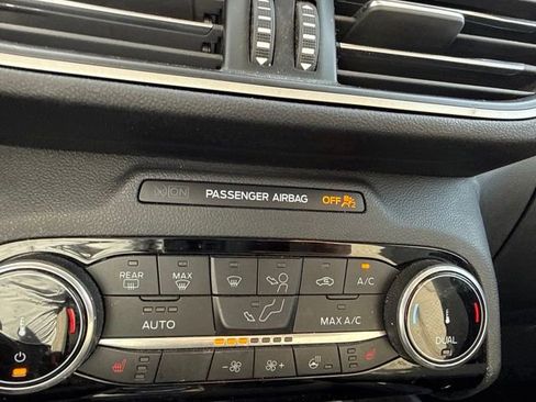 Used 2022 Ford Escape SE w/ SE Sport Appearance Package AWD/4WD image 23