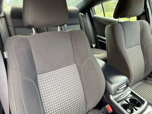 Used 2023 Dodge Charger SXT RWD image 3