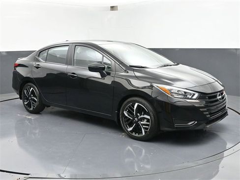 New 2025 Nissan Versa SR w/ Trunk Package image 2