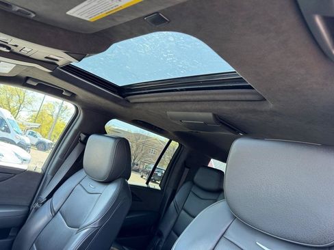Used 2019 Cadillac Escalade ESV Platinum AWD/4WD image 40