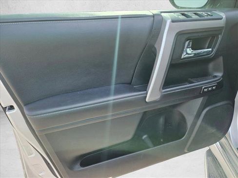 Used 2016 Toyota 4Runner Limited image 12