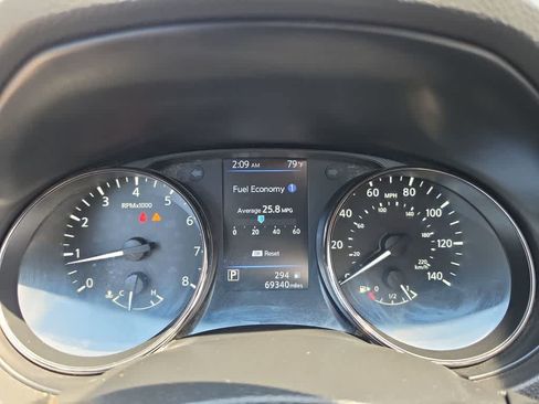 Used 2019 Nissan Rogue SV AWD/4WD image 15