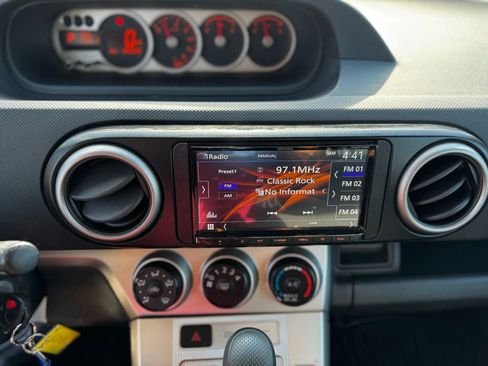 Used 2010 Scion xB image 13