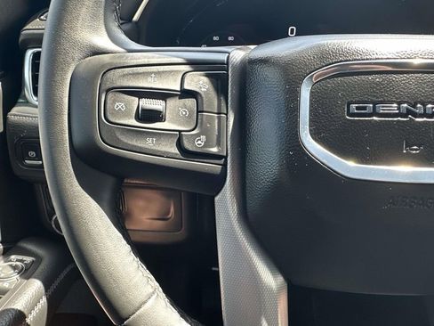 Used 2024 GMC Yukon XL Denali AWD/4WD image 15