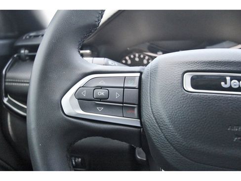 Used 2023 Jeep Compass Latitude AWD/4WD image 23